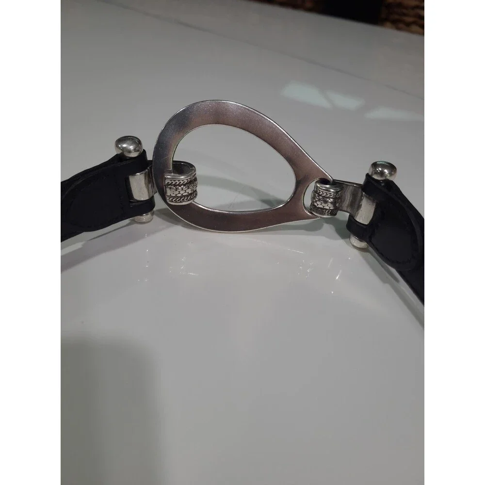 BEAUTIFUL BLACK WOMENS GENUINE LEATHER HOOK BELT SIZE SM/MED EUC B23